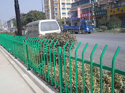 护栏网在风吹日晒下的耐久性提升和维护措施